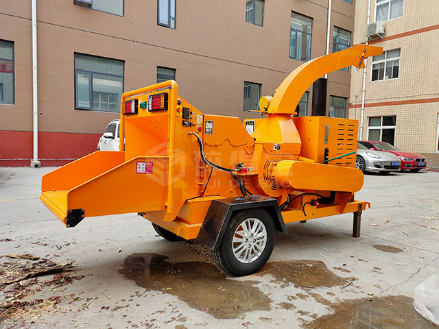 樹枝粉碎機(jī)幫助綠化垃圾重新利用起來